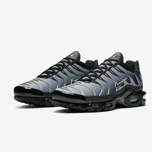 Nike Air Max Plus
Black Particle Grey Vapour Green